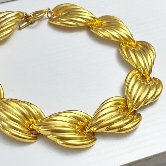 Anne Klein Vintage 90's Goldtone Leaf Collar Statement Necklace - Picture 4 of 8